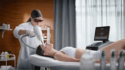 Animated demonstration of ClearLift Harmony XL Pro laser skin rejuvenation treatment at Etica Beauty Clinic.